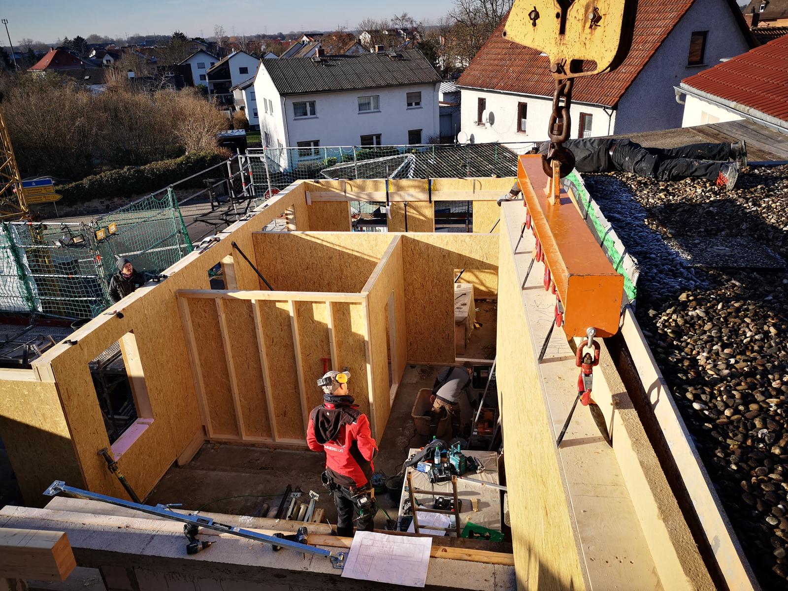 Montage der Holzrahmenwände