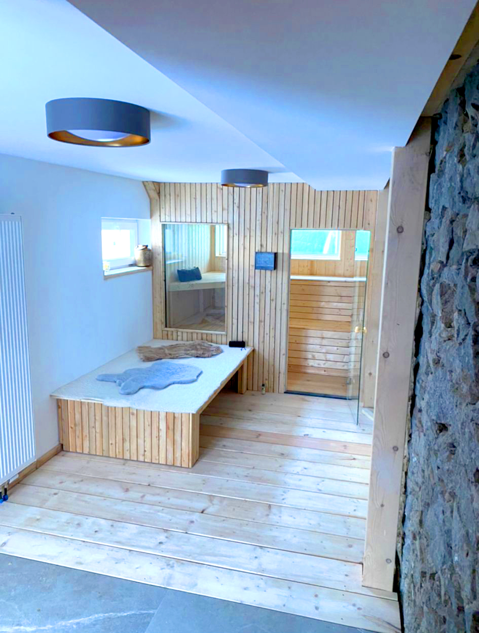 Bad mit Holzdetails
