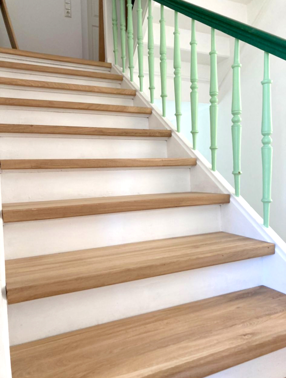 Aufgearbeitete Holztreppe